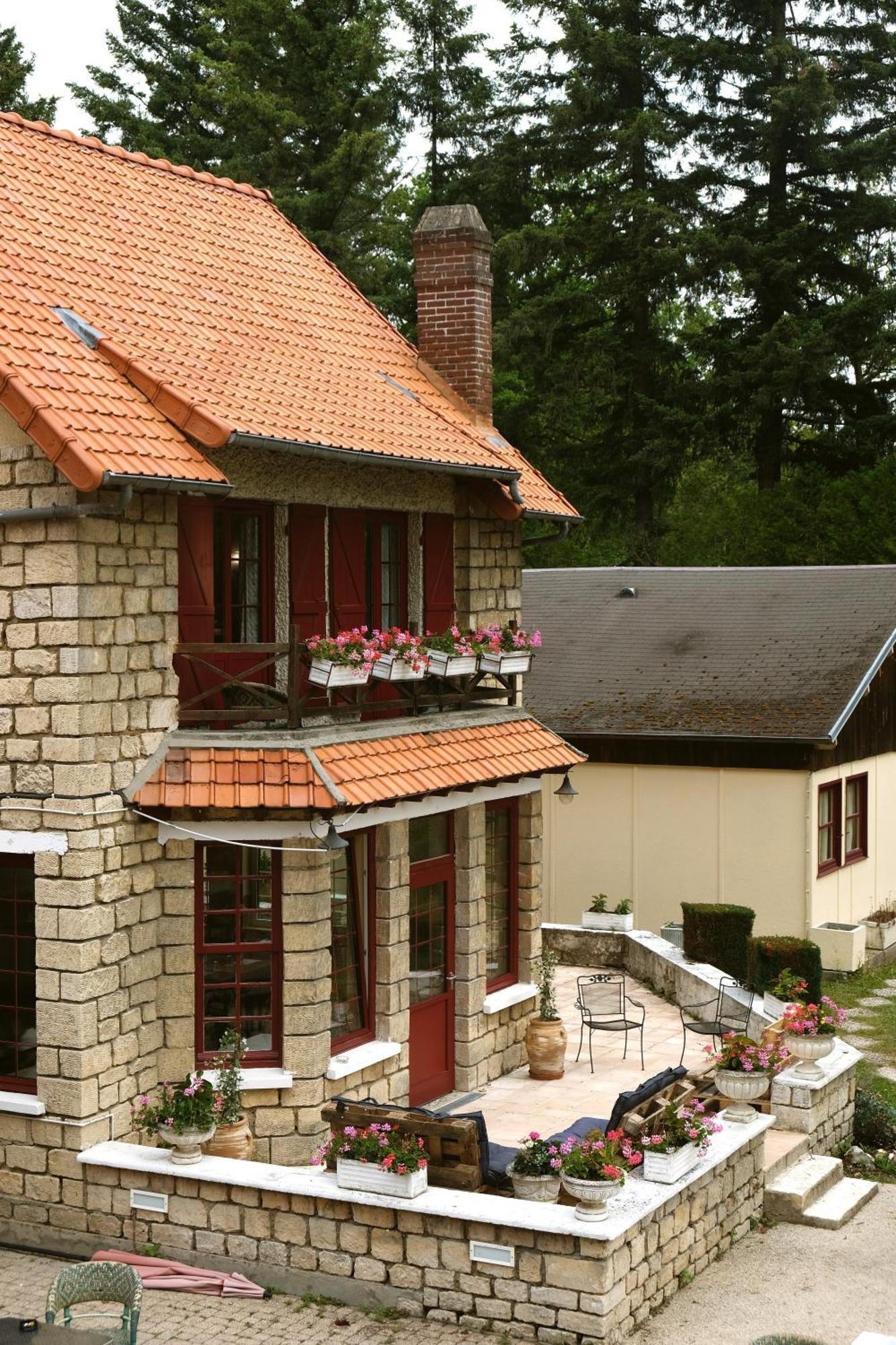Hostellerie Du Lys Lamorlaye Dış mekan fotoğraf