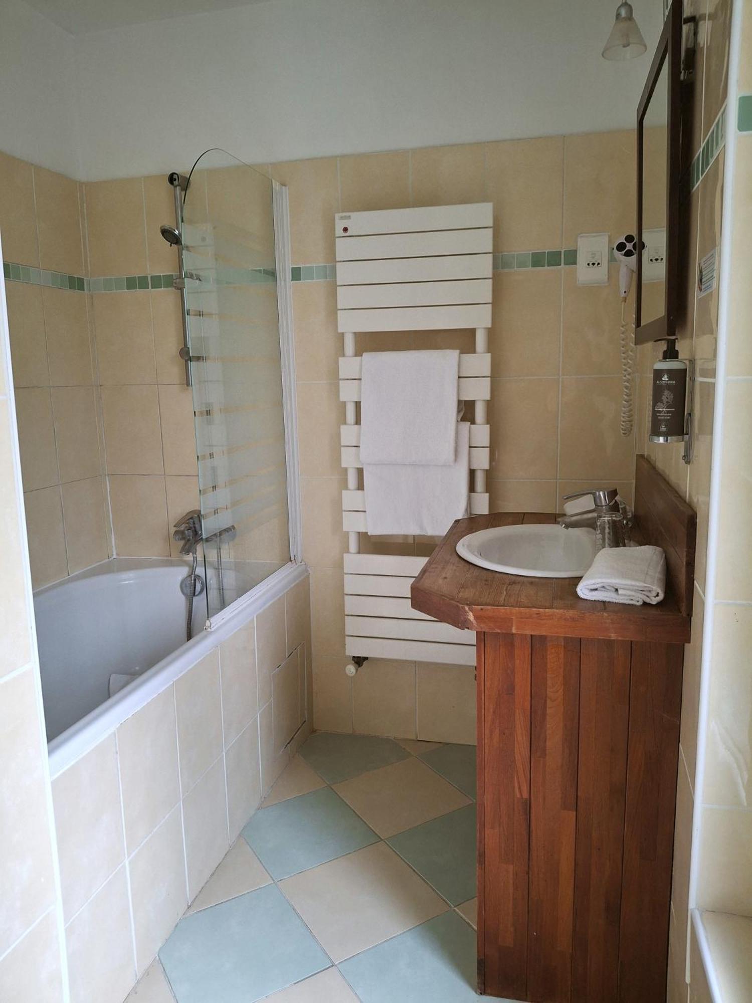Hostellerie Du Lys Lamorlaye Dış mekan fotoğraf