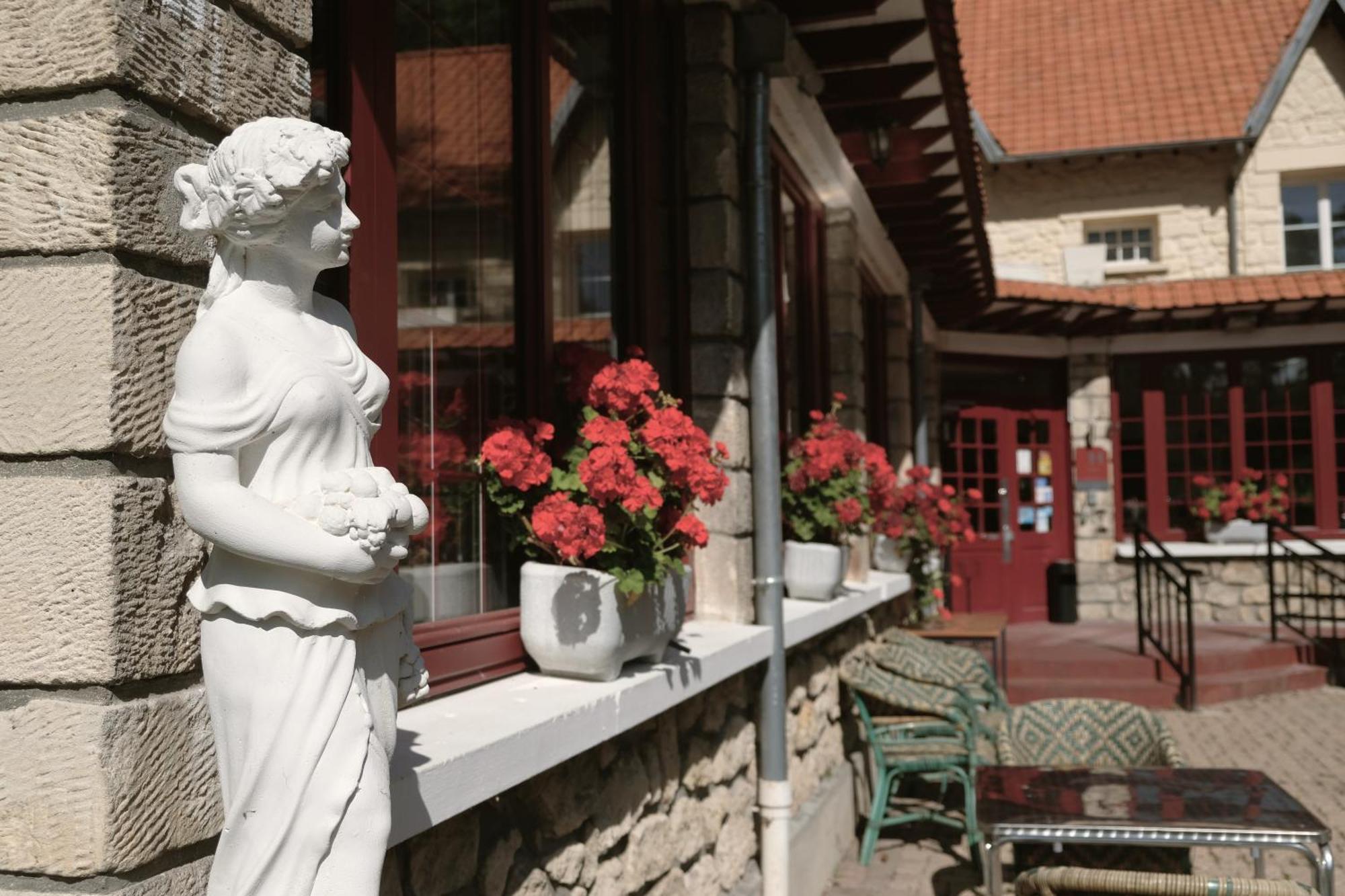 Hostellerie Du Lys Lamorlaye Dış mekan fotoğraf